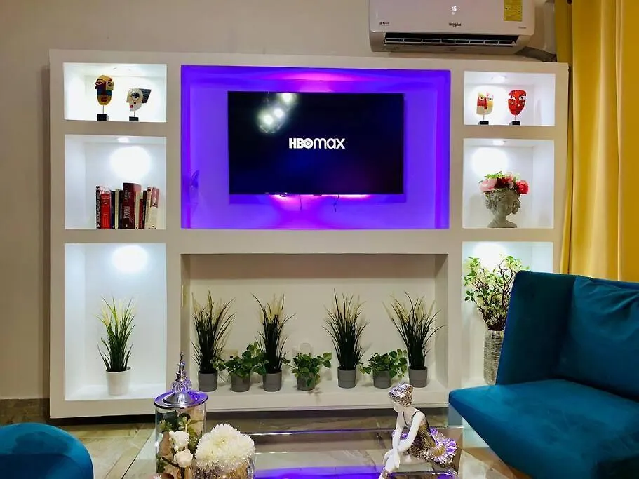 Kontakt z Romantic Studio W/Jacuzzi 15 Min Airport